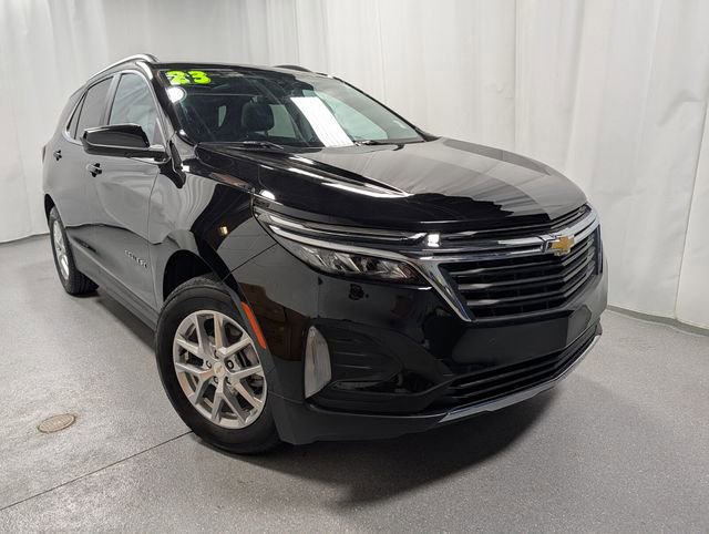Used 2023 Chevrolet Equinox LT image 2
