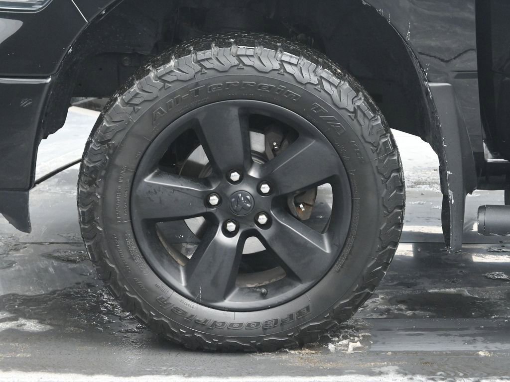 Used 2019 RAM 1500 Classic SLT w/ Black Appearance Group image 36