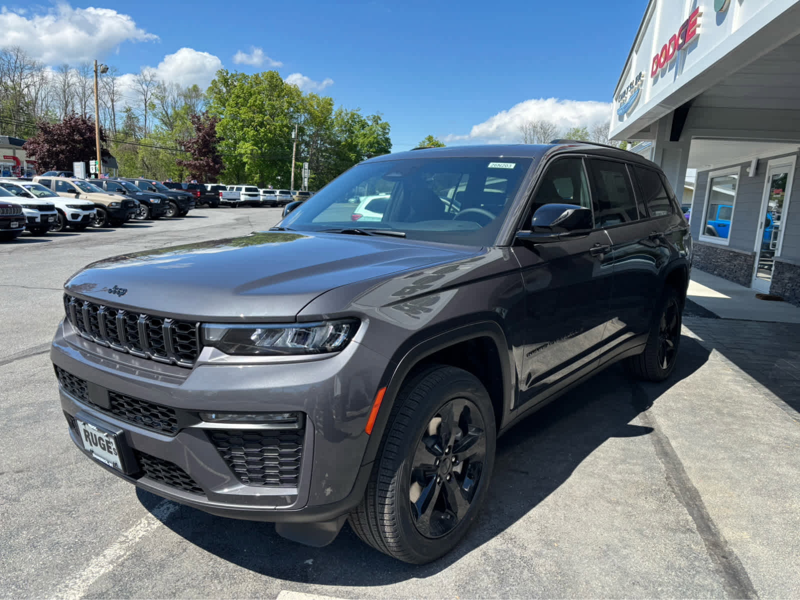 New 2026 Jeep Grand Cherokee L Limited w/ Limited Altitude Package AWD/4WD image 3