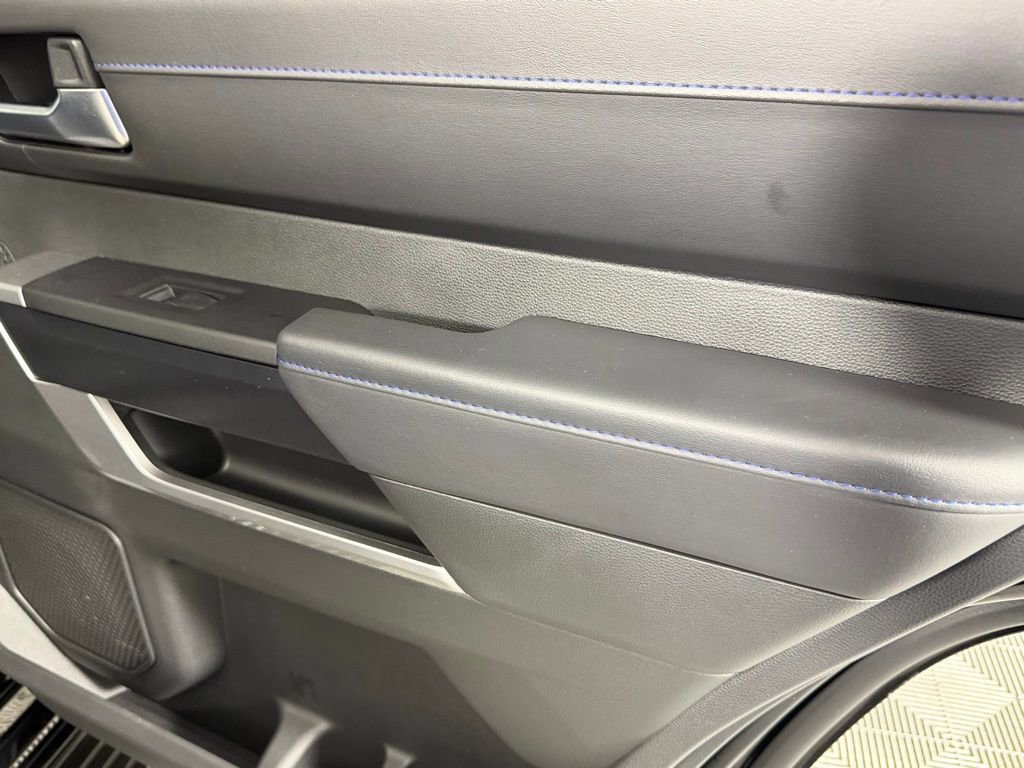 Used 2025 Toyota Sequoia Platinum image 31