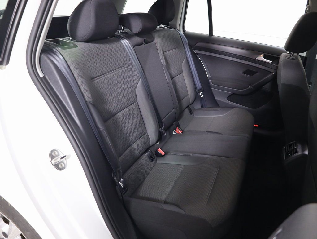 Used 2018 Volkswagen Golf S image 35
