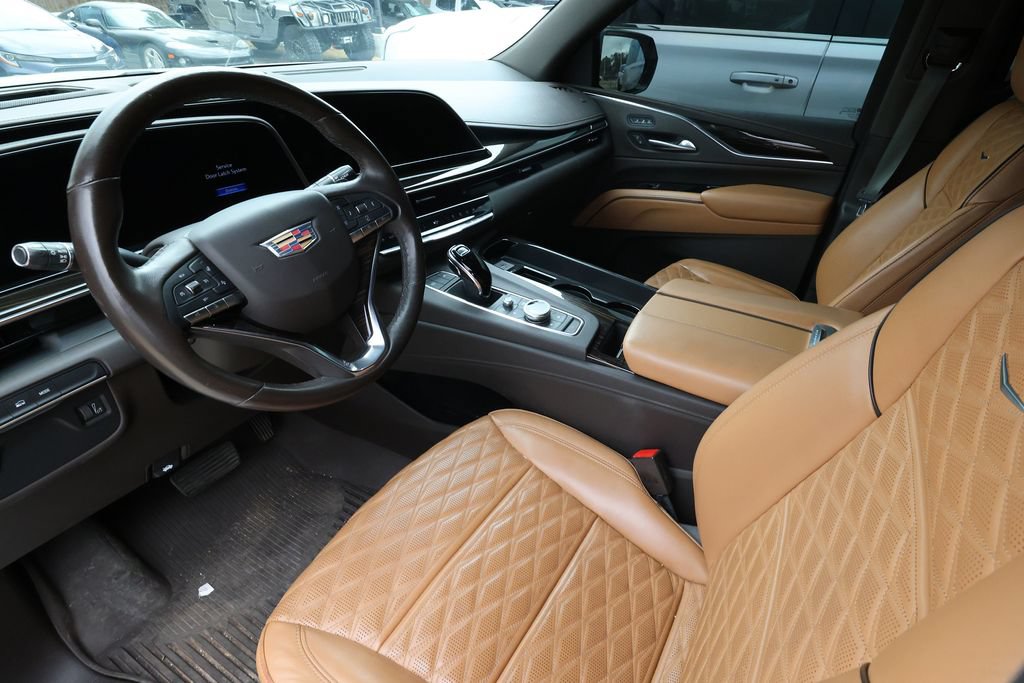 Used 2021 Cadillac Escalade Premium Luxury AWD/4WD image 9