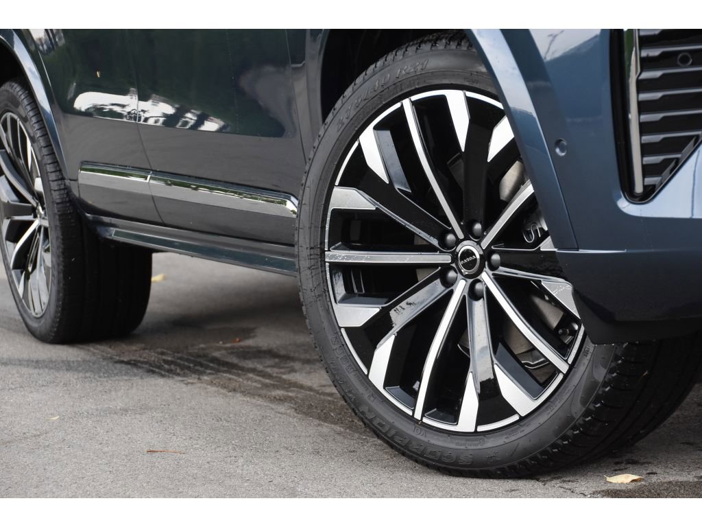 New 2026 Volvo XC90 B6 Plus w/ Protection Package Premier image 9