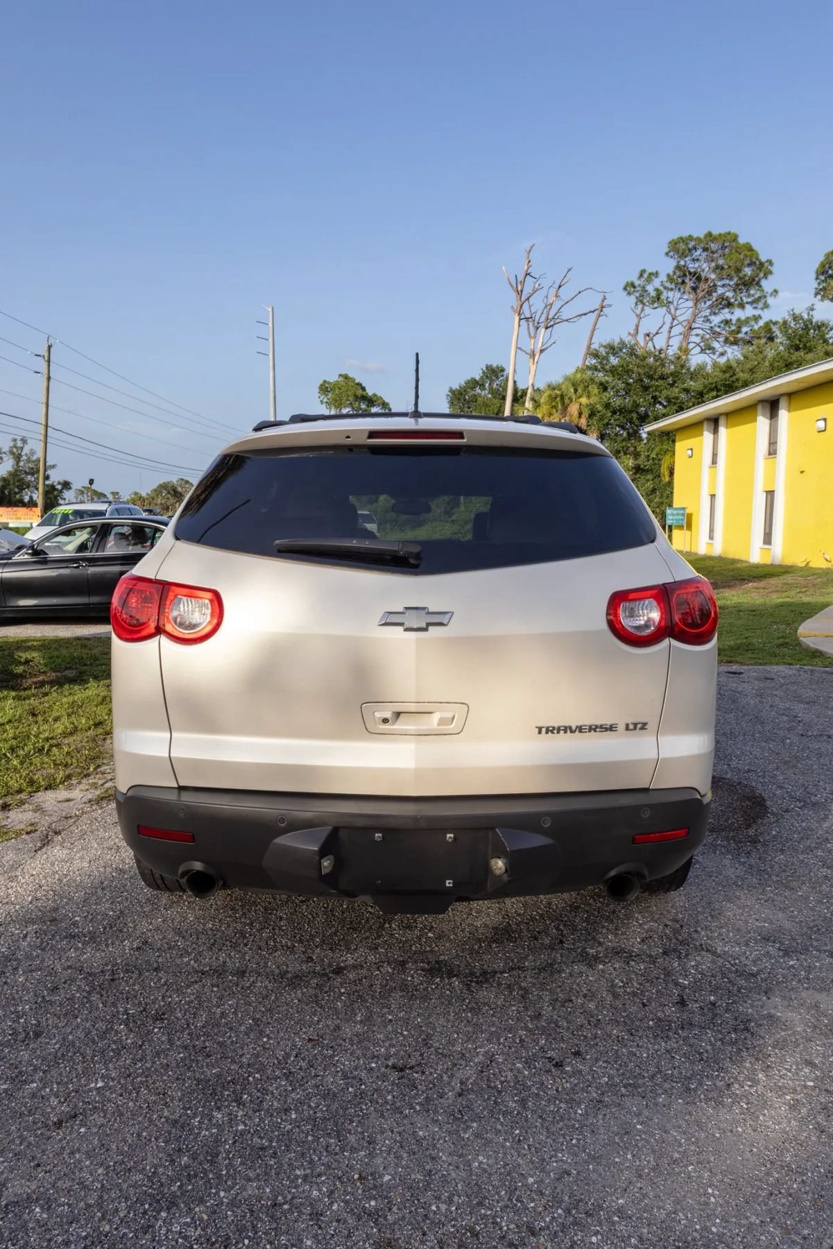 Used 2011 Chevrolet Traverse LTZ w/ LPO, 'HIT The Road' Package FWD image 4