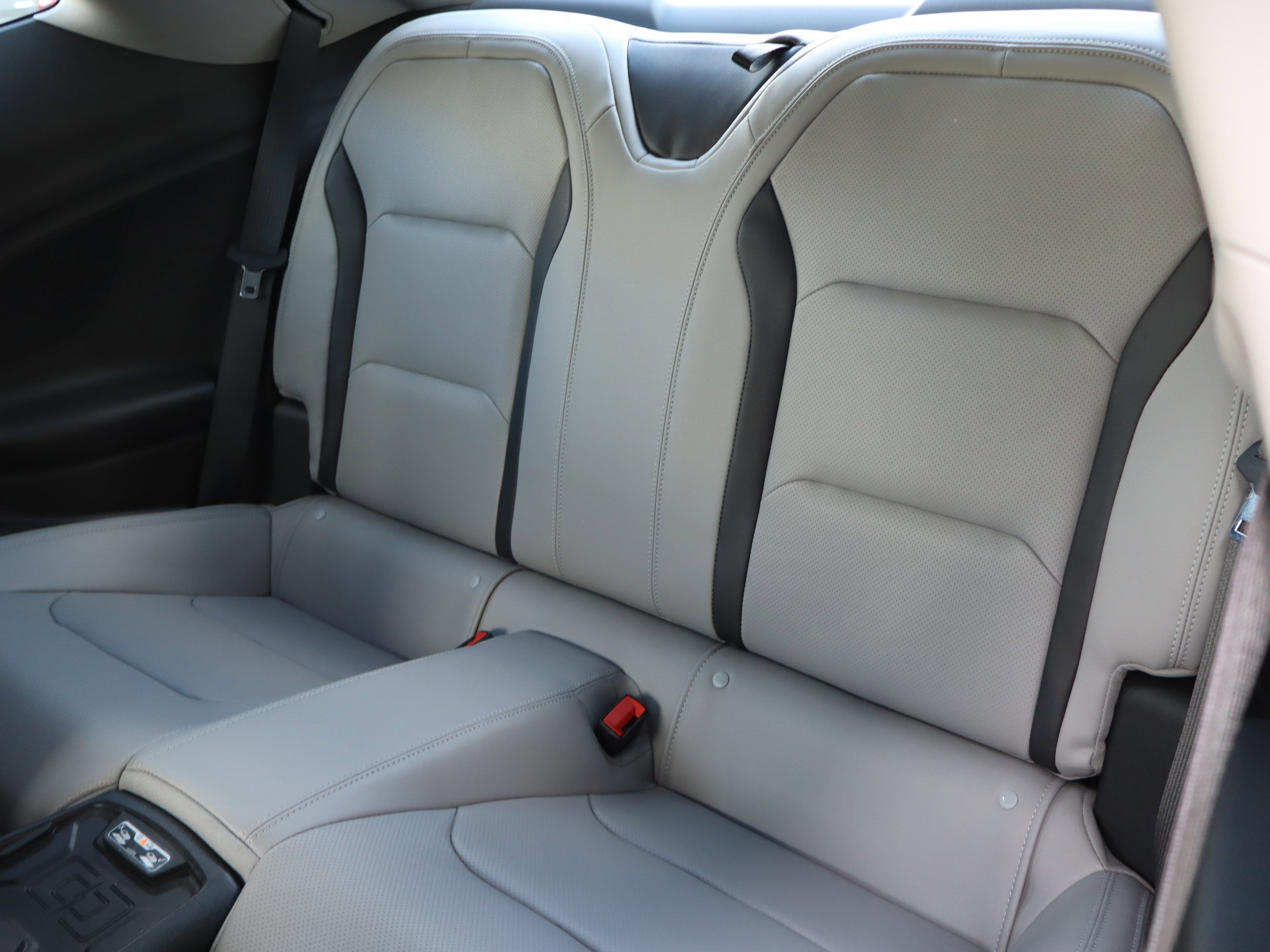 Used 2018 Chevrolet Camaro SS image 17