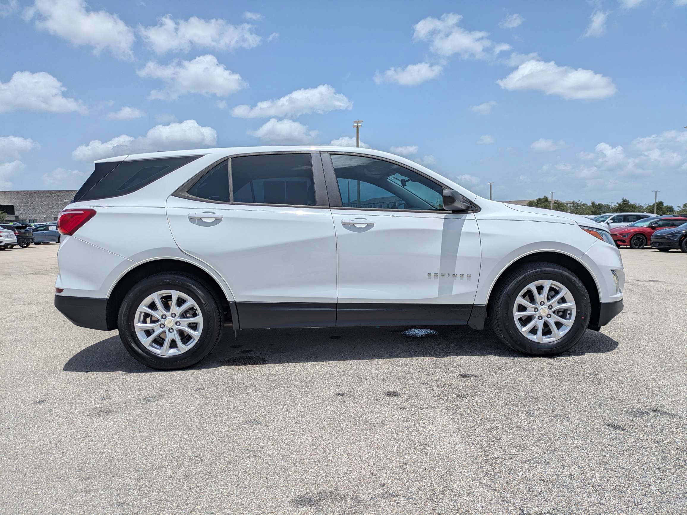 Used 2020 Chevrolet Equinox LS FWD image 4