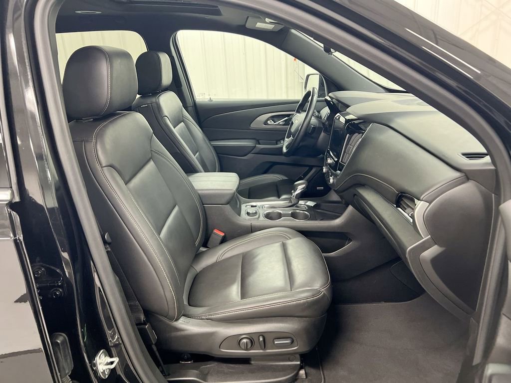 Used 2023 Chevrolet Traverse LT w/ LT Premium Package image 23