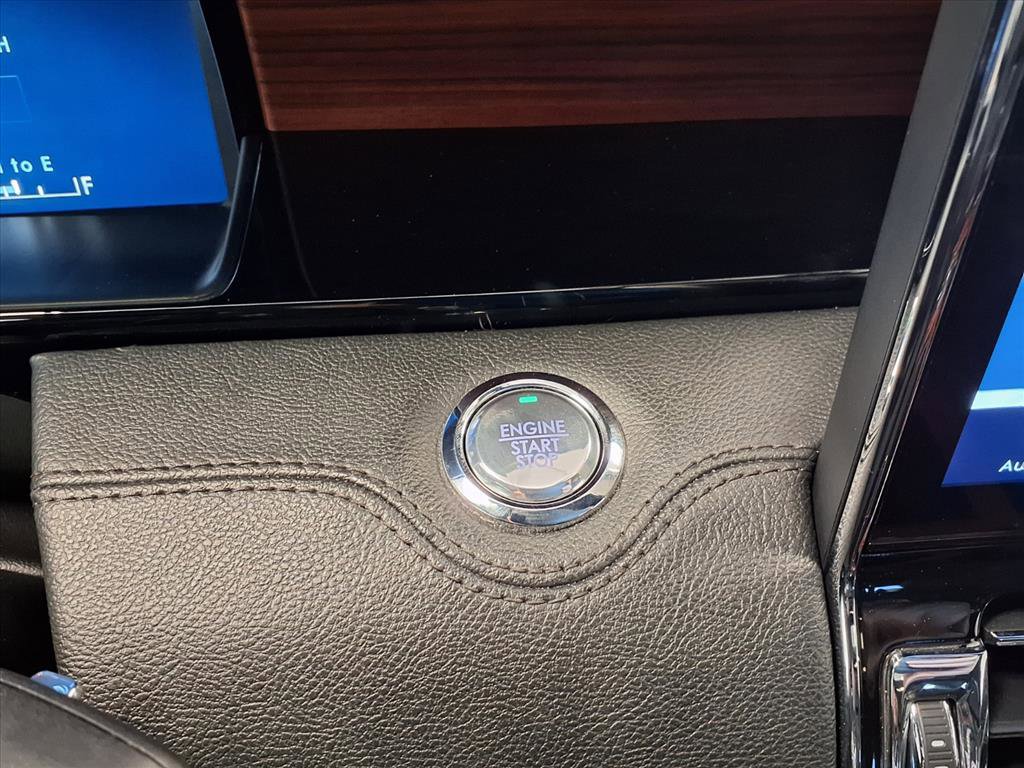 Used 2023 Lincoln Navigator Reserve image 25