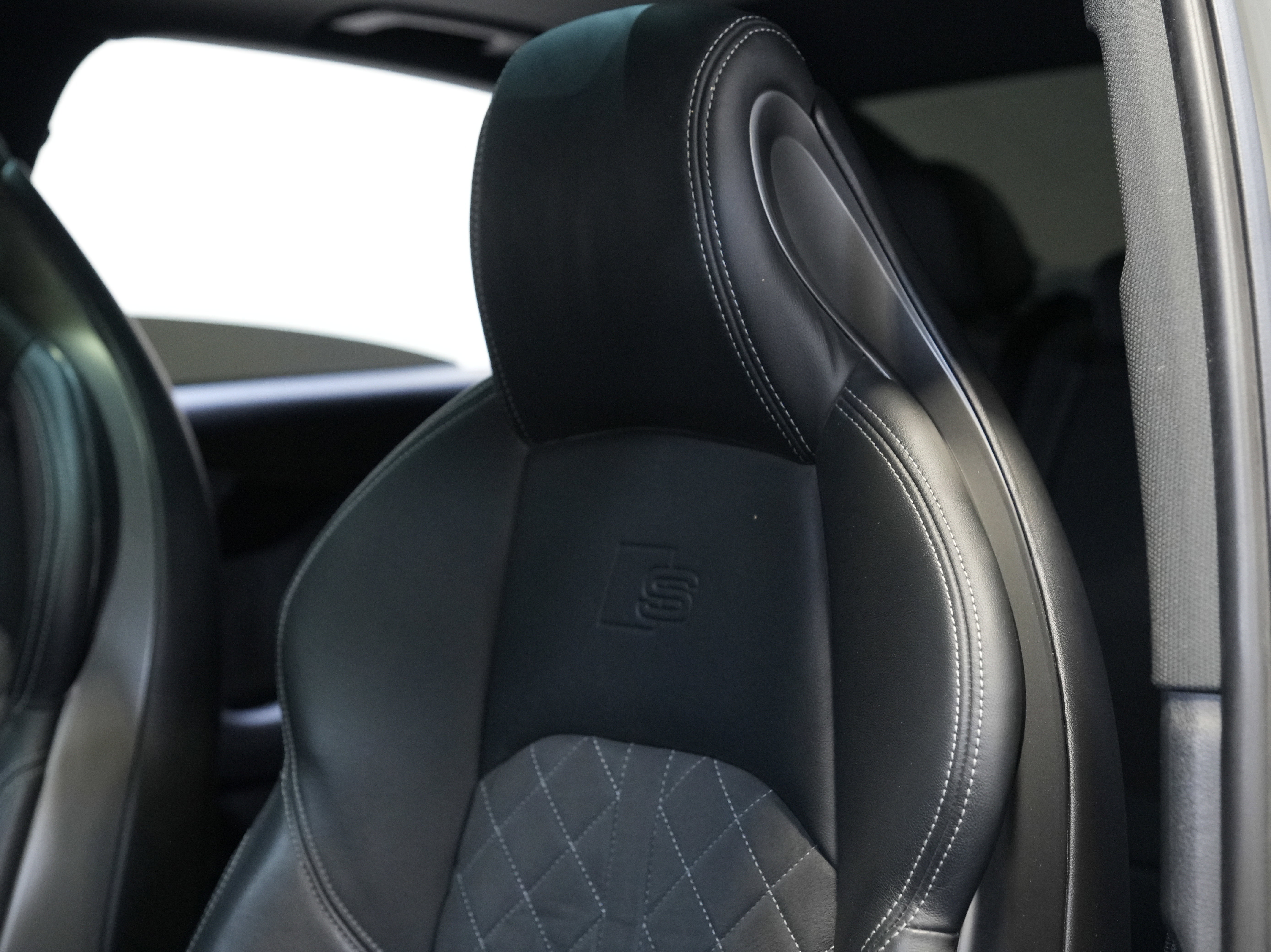 Used 2022 Audi S4 Premium image 29