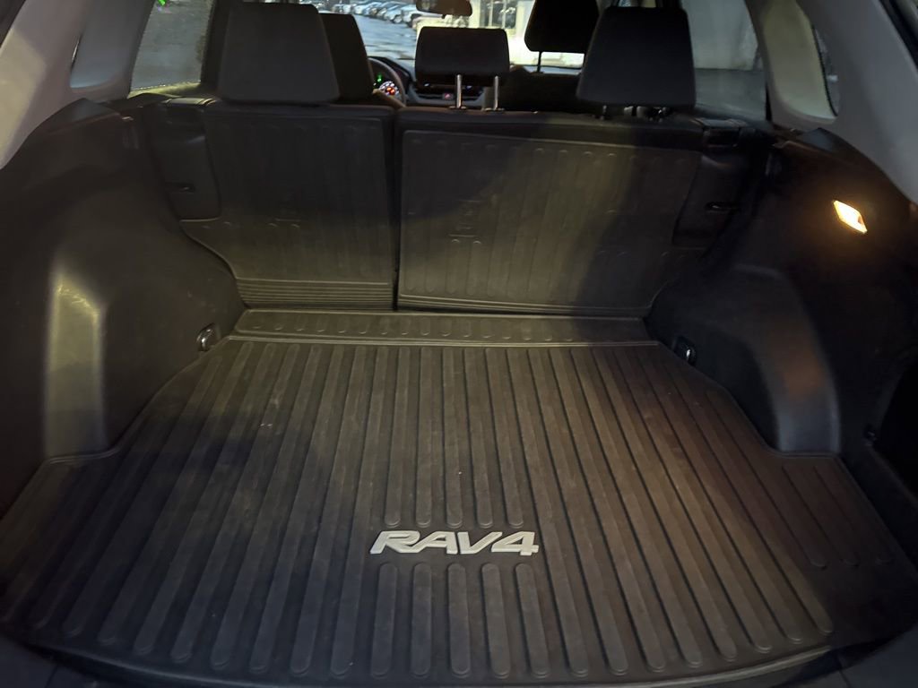 Certified 2020 Toyota RAV4 XLE image 21