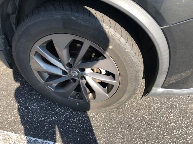 Used 2016 Nissan Rogue SL w/ SL Premium Package image 4