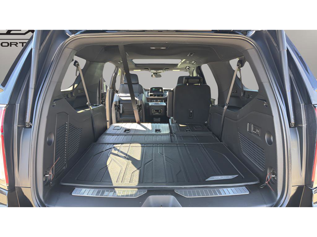 Used 2023 Chevrolet Suburban RST w/ Luxury Package image 21