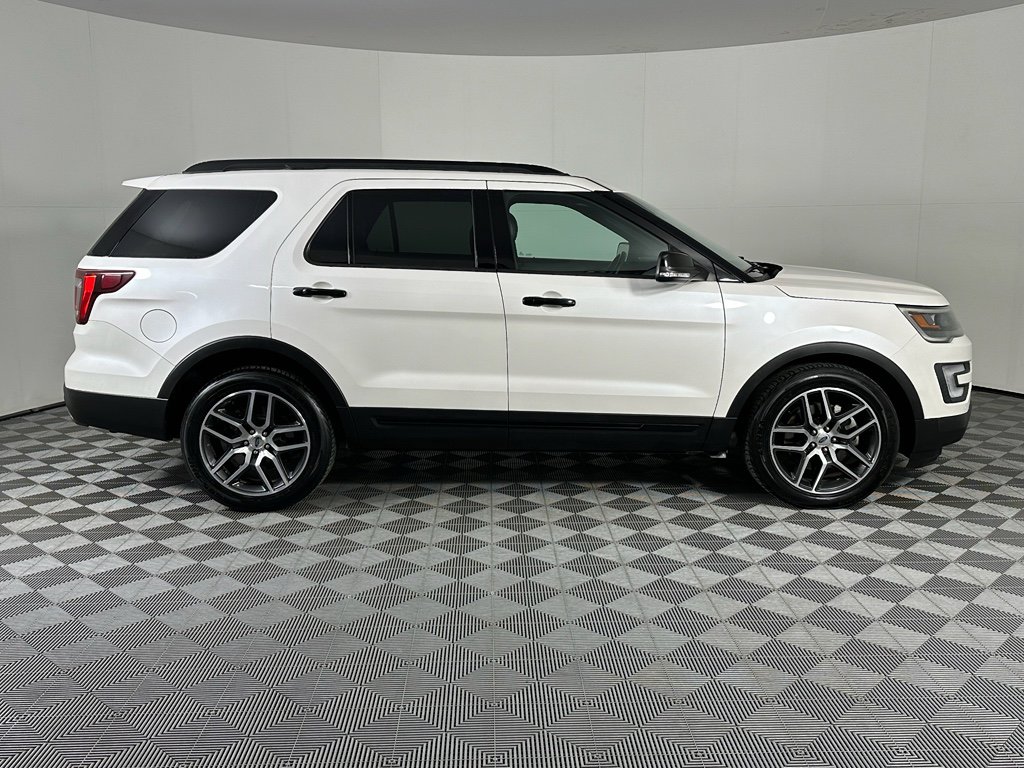 Used 2017 Ford Explorer Sport w/ Equipment Group 401A image 9