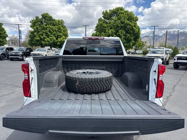 Used 2023 Chevrolet Silverado 1500 ZR2 w/ Technology Package AWD/4WD image 12