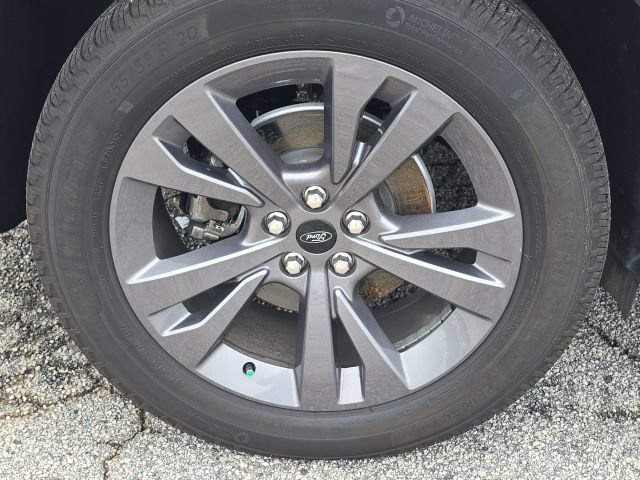 Used 2023 Ford Explorer XLT w/ Equipment Group 202A RWD image 10