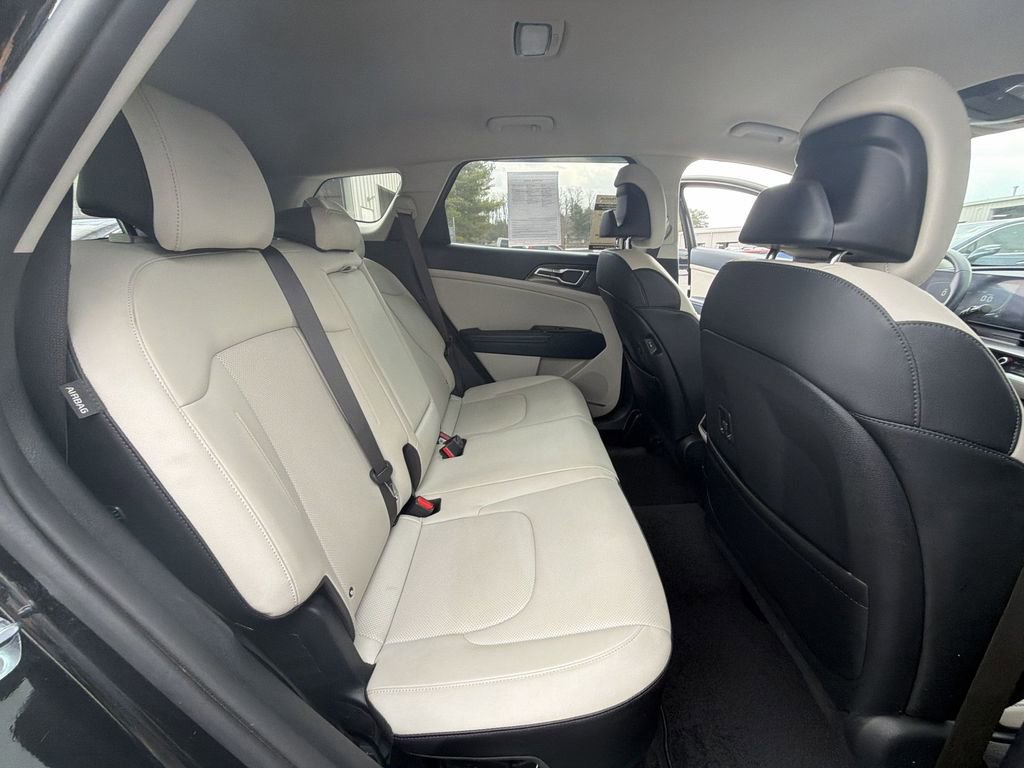 Used 2024 Kia Sportage EX AWD/4WD image 12
