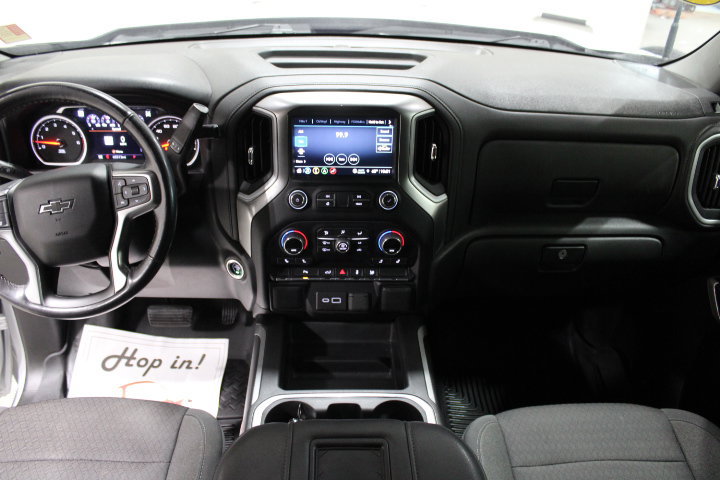 Used 2022 Chevrolet Silverado 1500 RST w/ Redline Edition AWD/4WD image 2