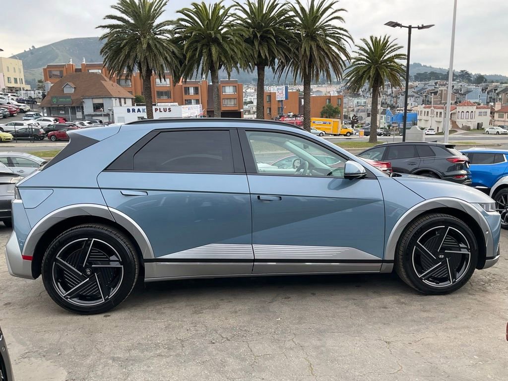 Used 2025 Hyundai Ioniq 5 Limited image 3