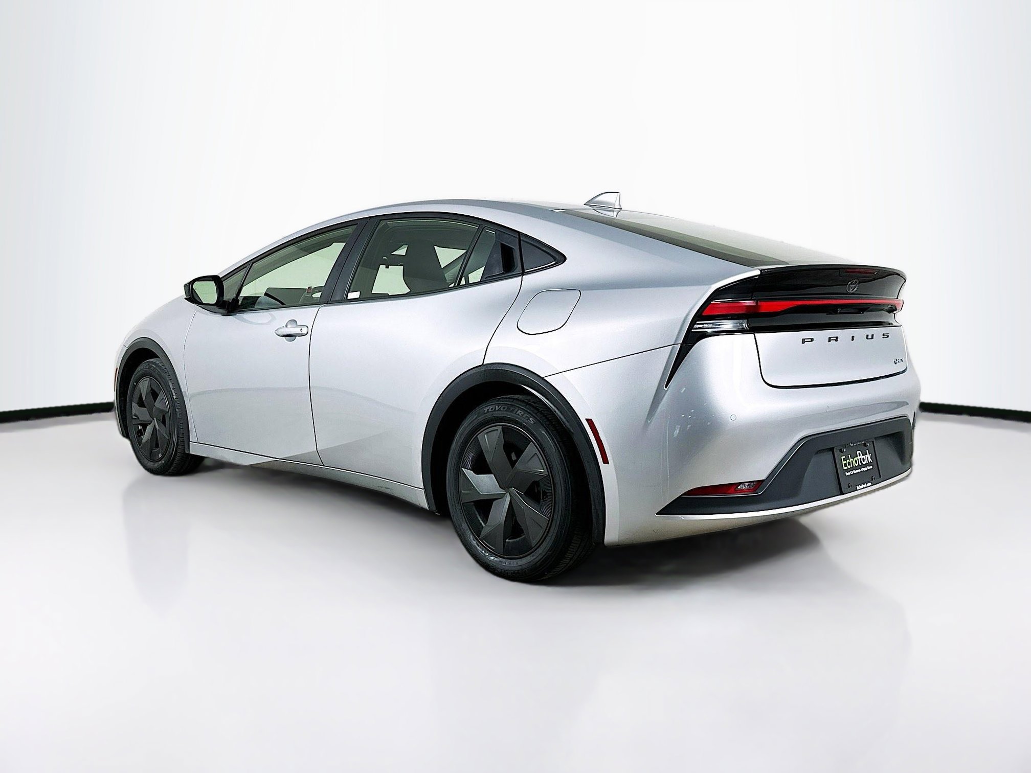 Used 2024 Toyota Prius LE image 5