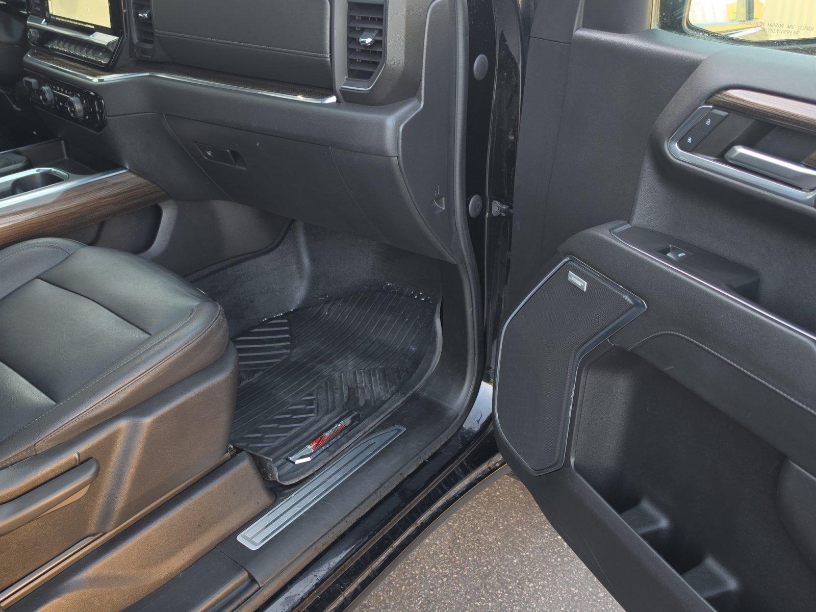 Used 2024 Chevrolet Silverado 1500 LT Trail Boss w/ LT Trail Boss Premium Package AWD/4WD image 29