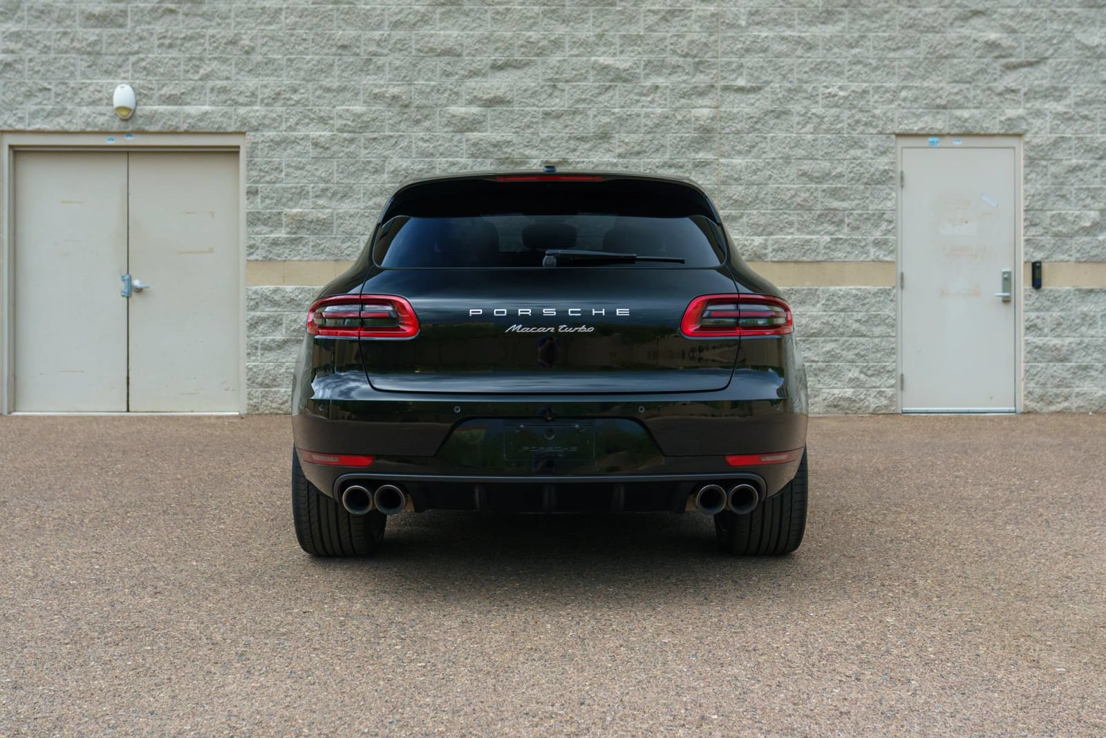 Used 2015 Porsche Macan Turbo AWD/4WD image 6