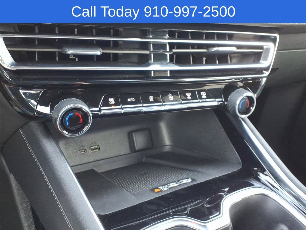 Used 2026 Chevrolet Traverse LT w/ Driver Confidence Package FWD image 17
