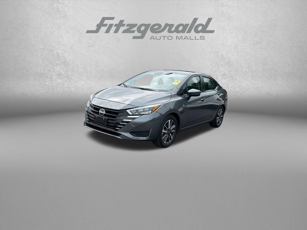 Used 2025 Nissan Versa SV FWD image 3