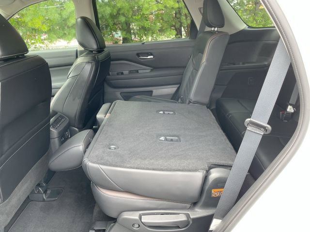 Used 2024 Nissan Pathfinder Platinum w/ Cargo Package FWD image 15