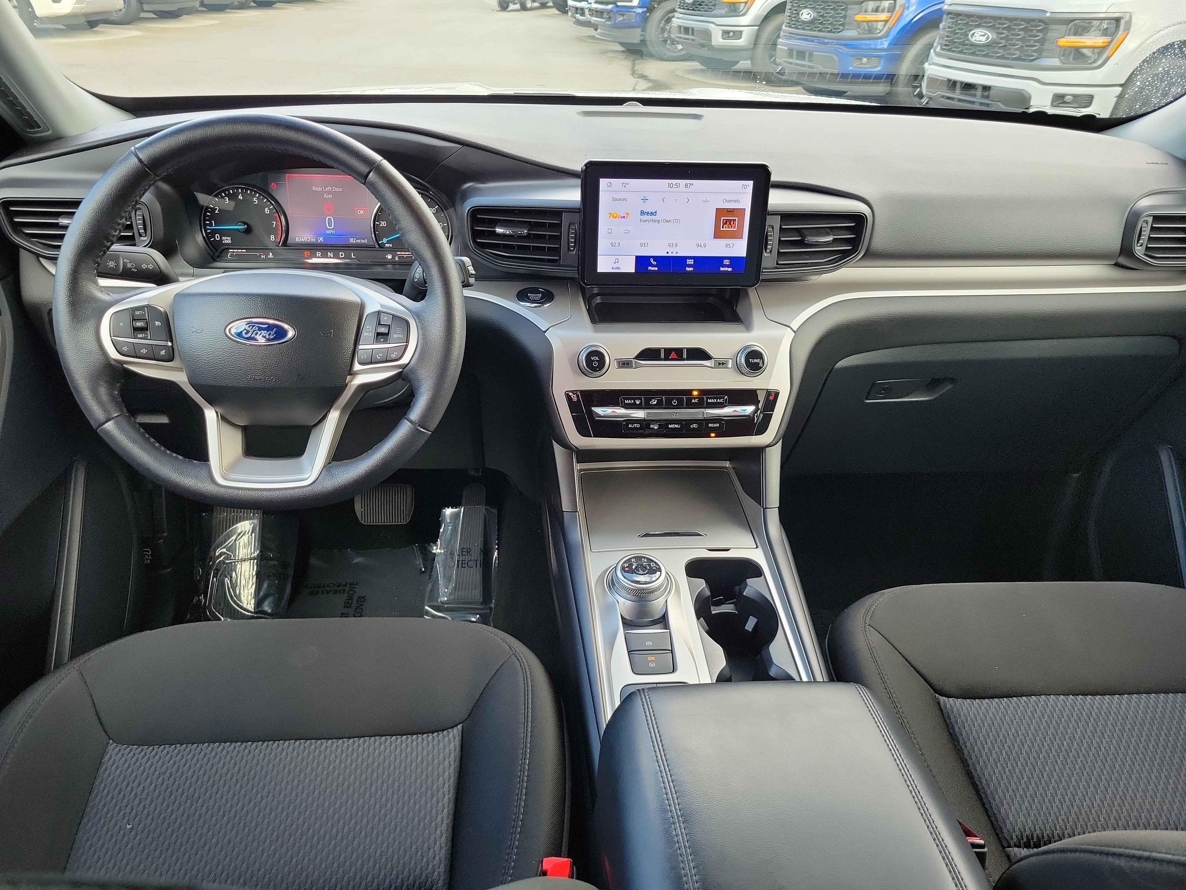 Used 2024 Ford Explorer XLT RWD image 16