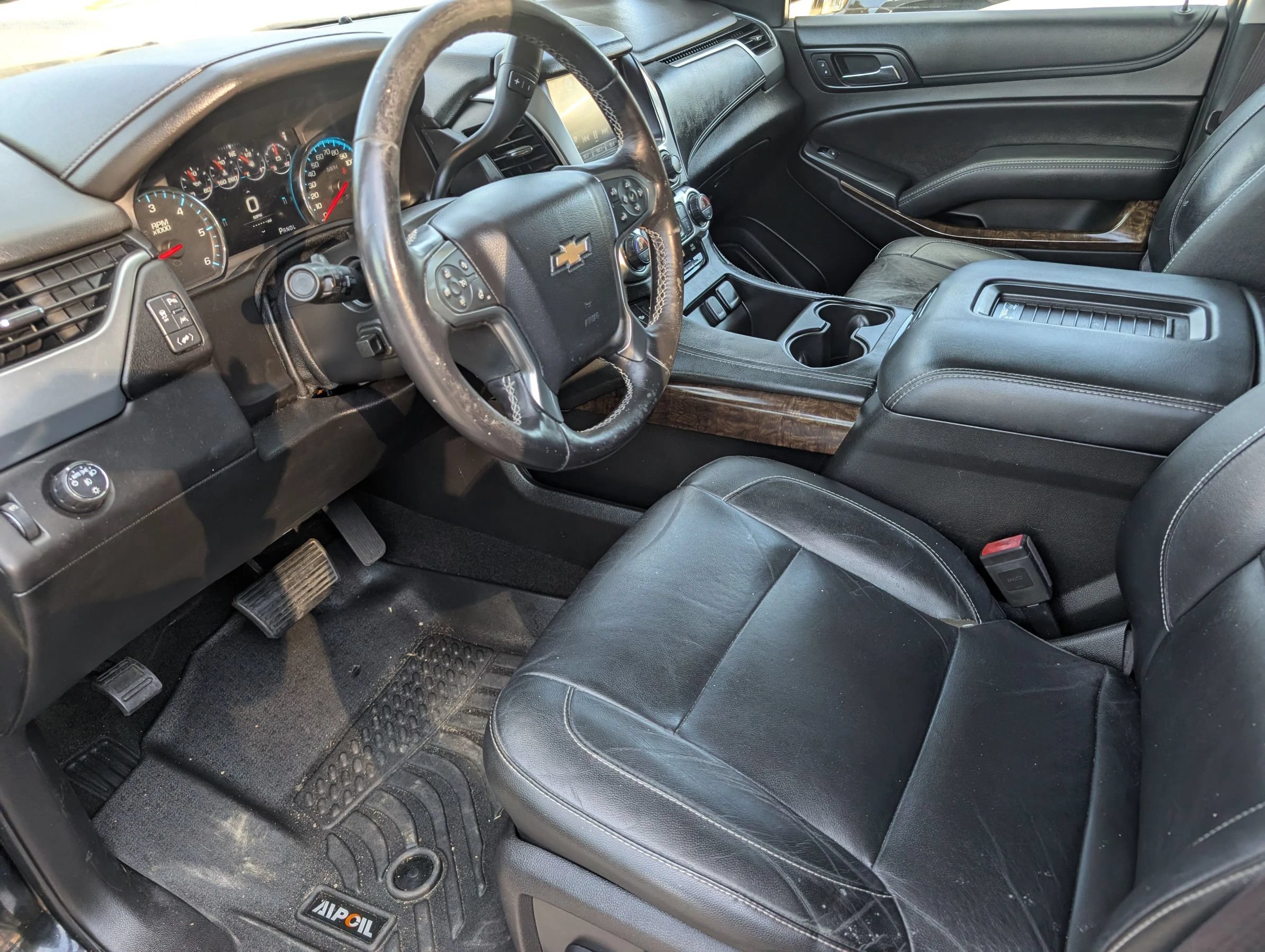 Used 2017 Chevrolet Suburban LT w/ Luxury Package RWD image 20