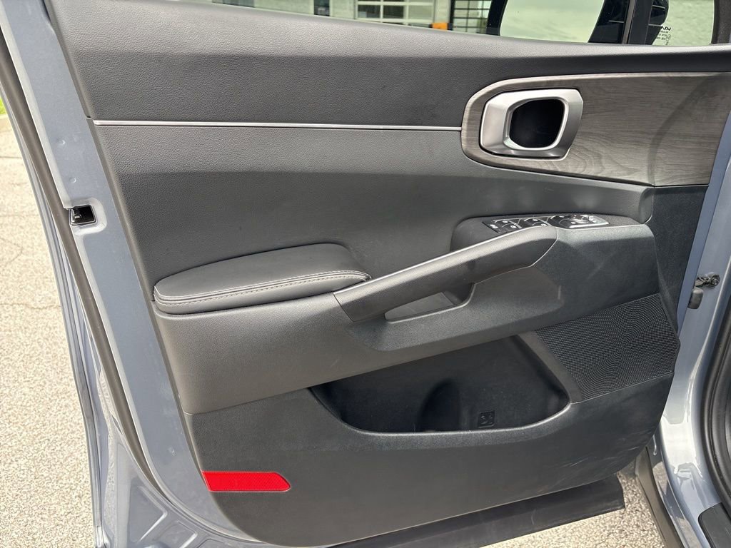 Used 2025 Kia Sorento X-Line EX AWD/4WD image 8