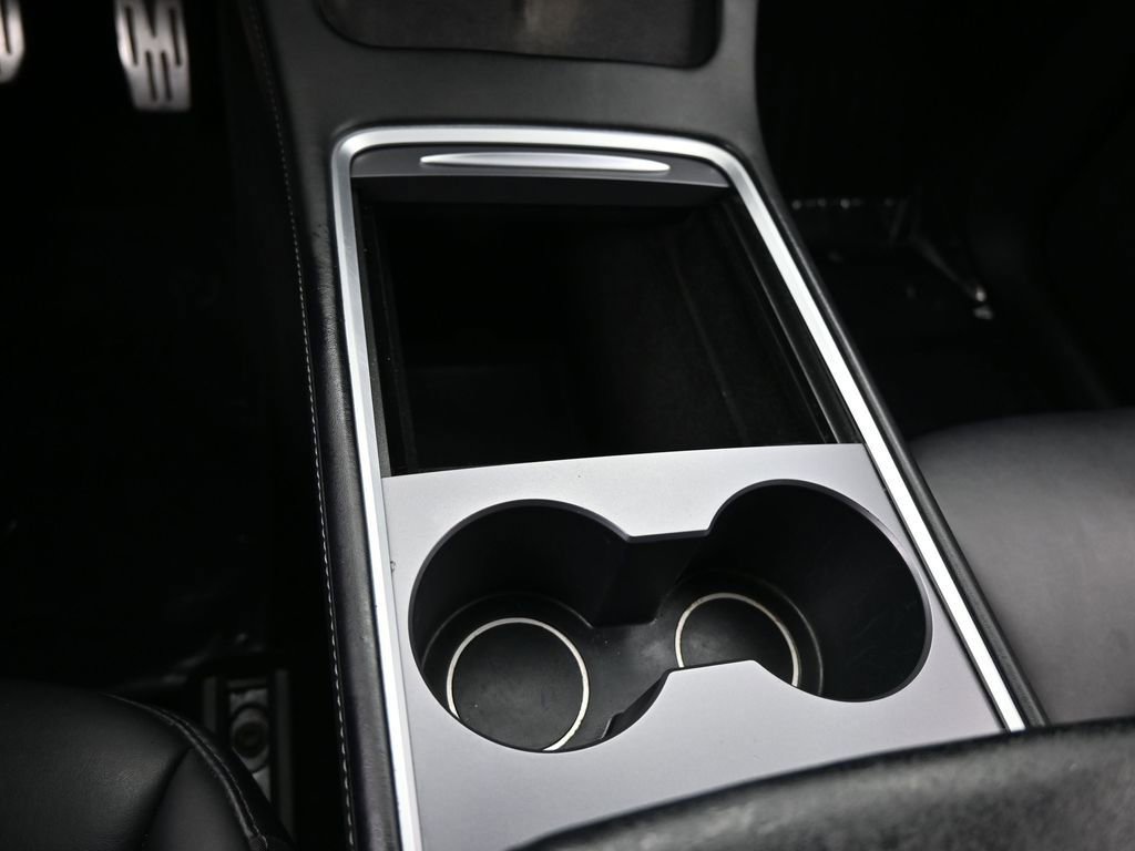 Used 2021 Tesla Model Y Long Range image 24