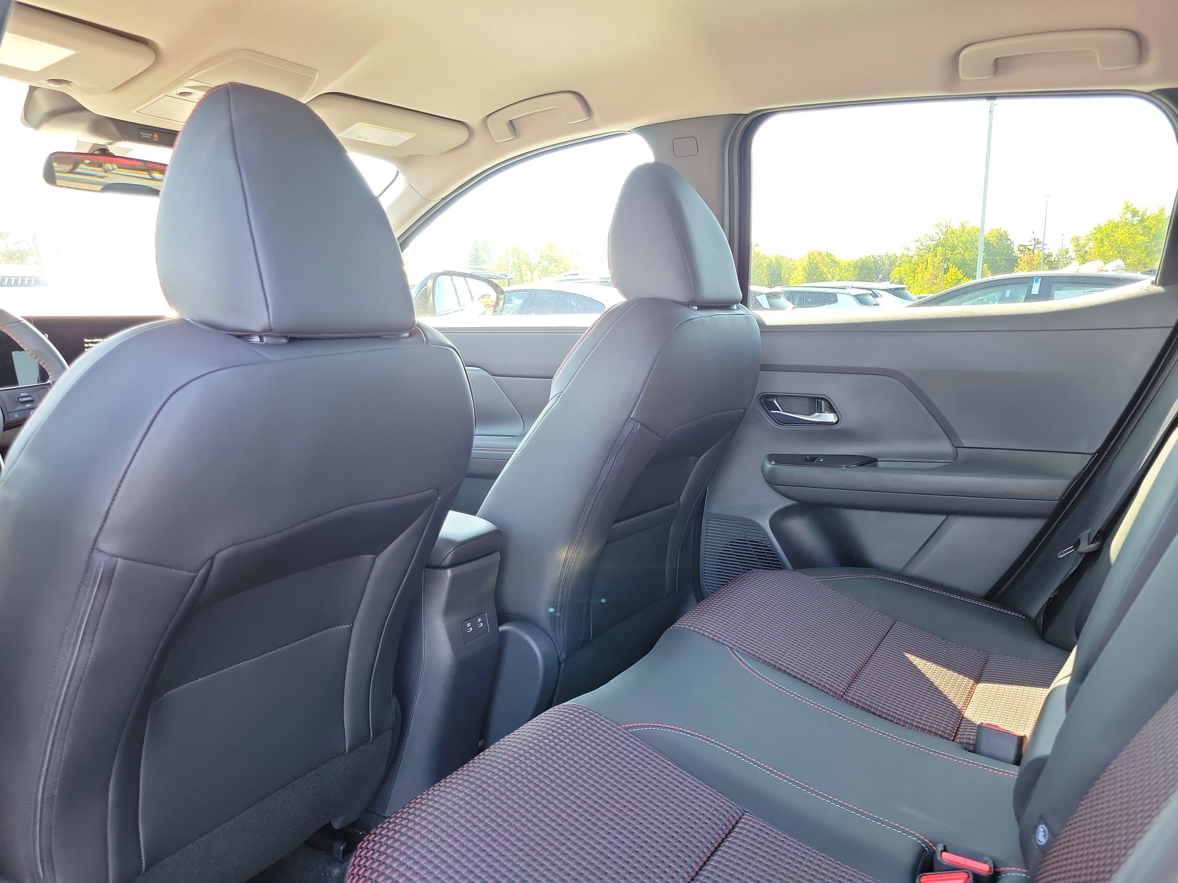 New 2026 Nissan Kicks SR w/ Cold Weather Package image 14