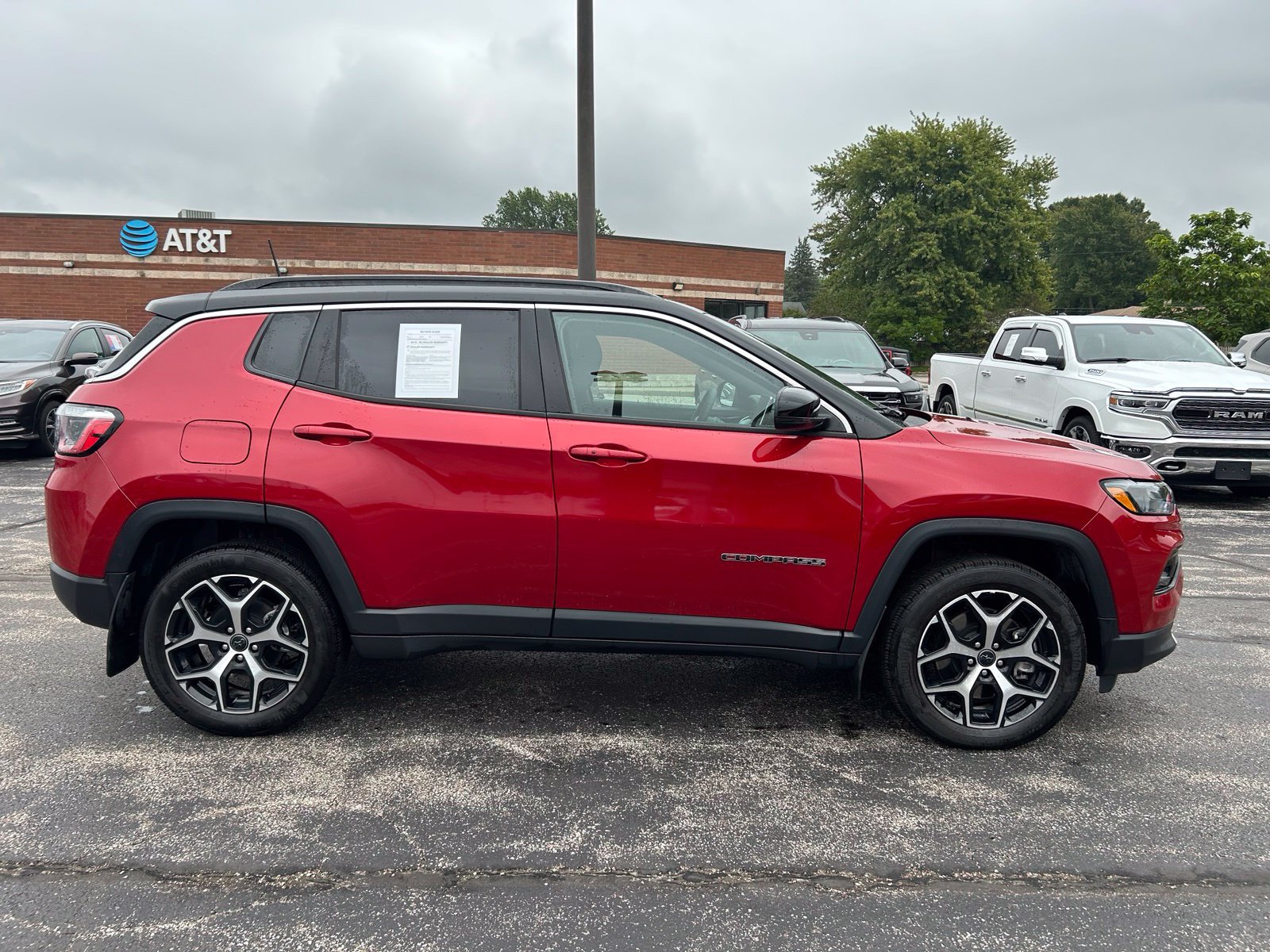Used 2025 Jeep Compass Limited AWD/4WD image 7