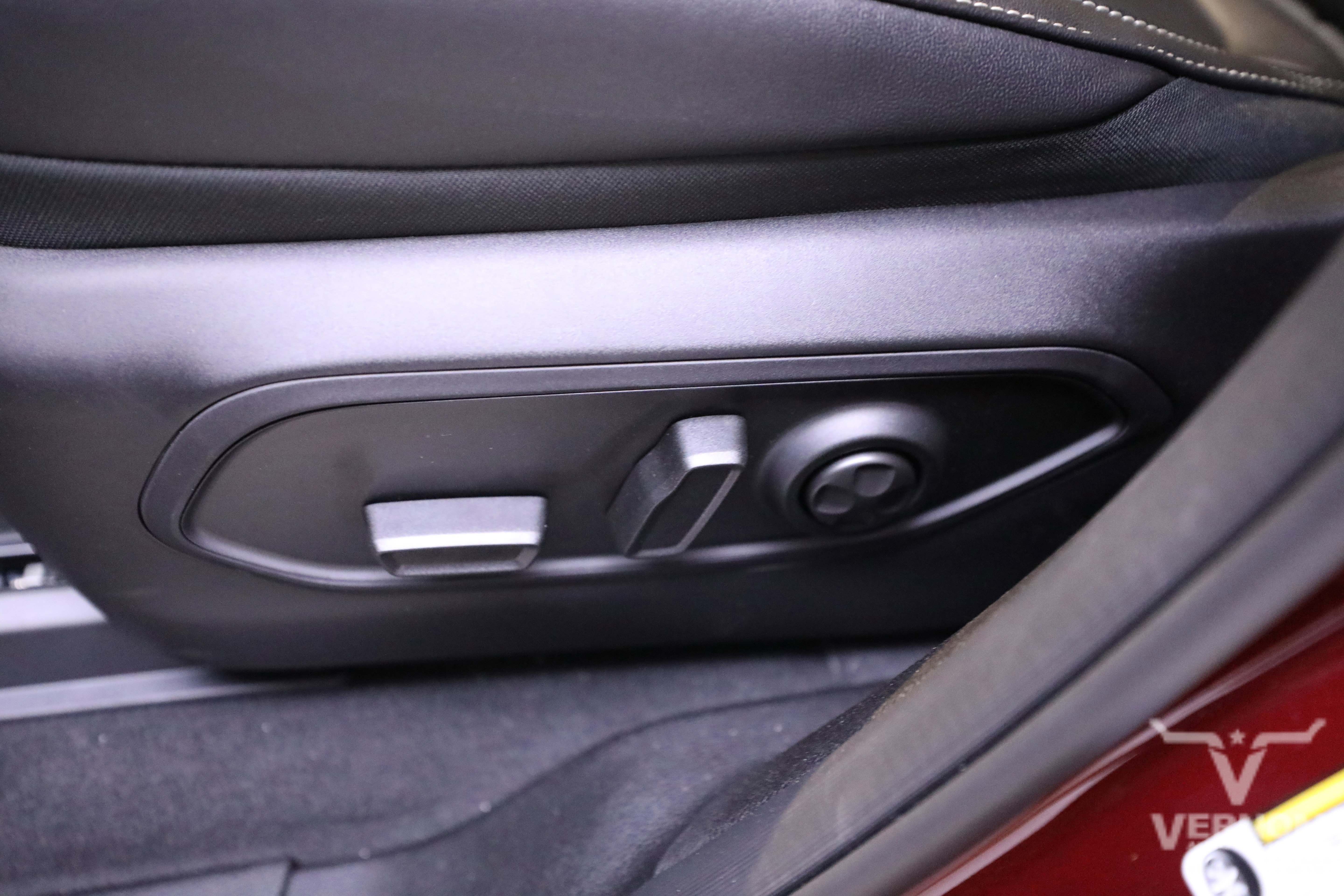 New 2025 Jeep Grand Cherokee L Limited w/ Black Appearance Package image 14