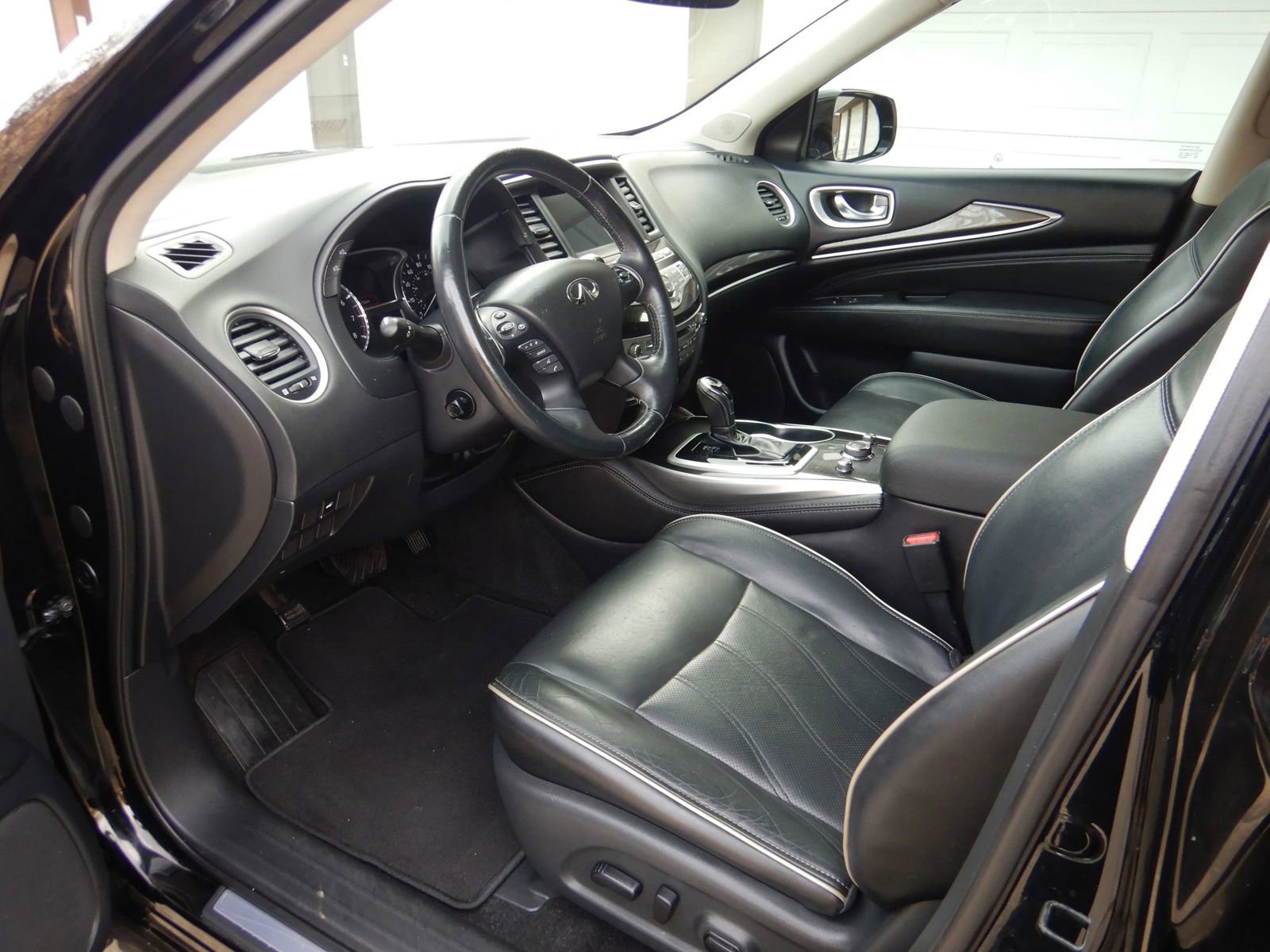 Used 2018 INFINITI QX60 FWD w/ Premium Package image 11