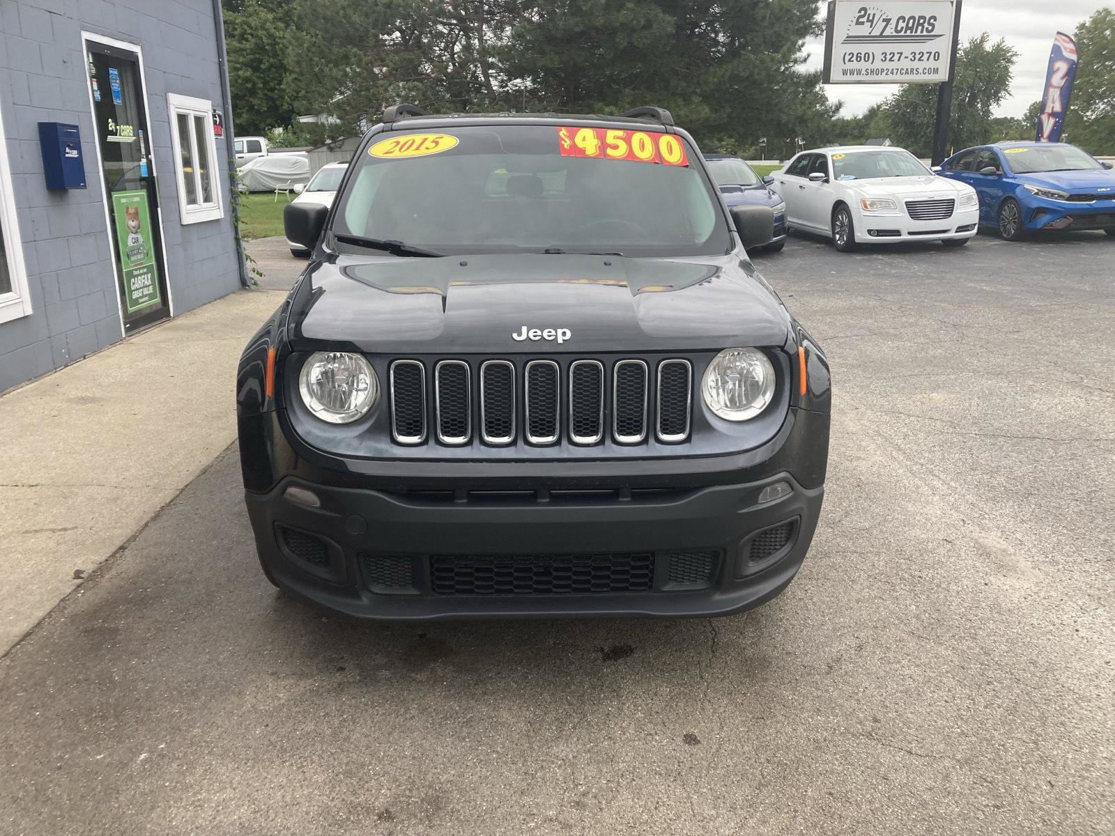 Used 2015 Jeep Renegade Sport w/ Power & Air Group FWD image 2