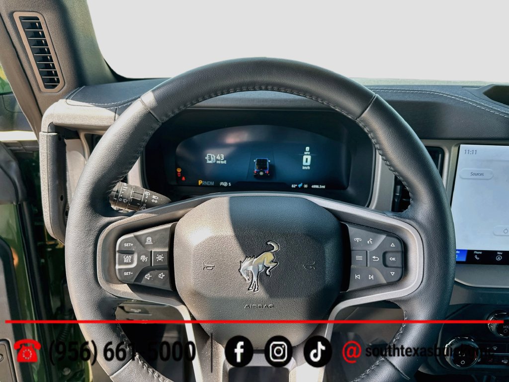 Used 2025 Ford Bronco Outer Banks AWD/4WD image 14
