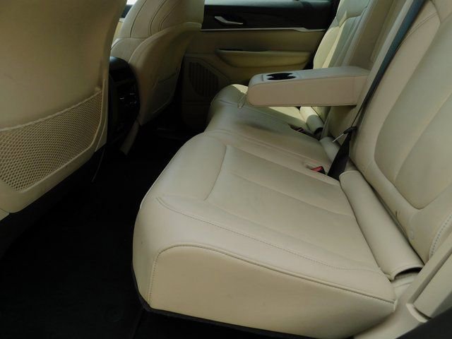 Used 2023 Jeep Grand Cherokee Limited image 6