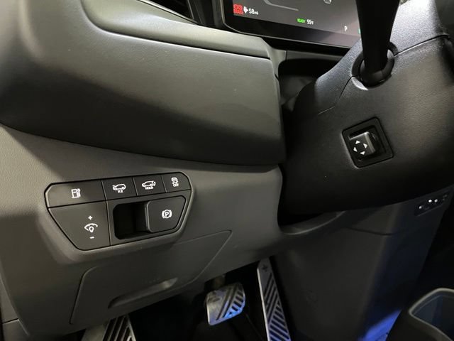 Used 2024 Kia EV9 GT-Line AWD/4WD image 18