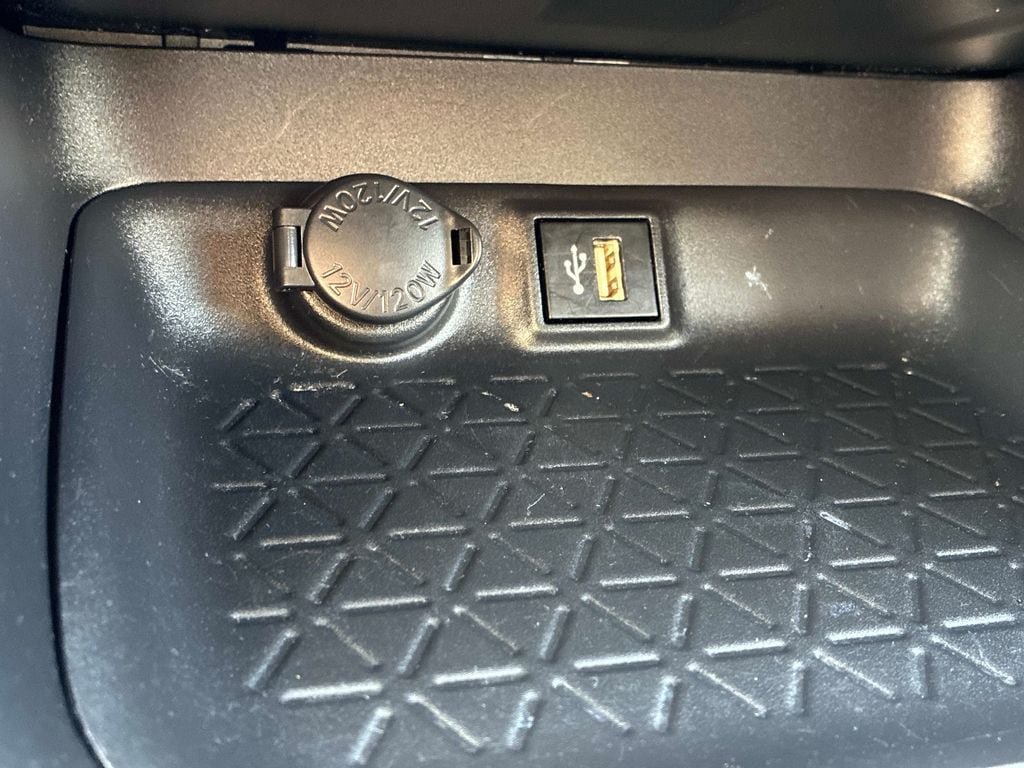 Used 2024 Toyota RAV4 LE AWD/4WD image 29