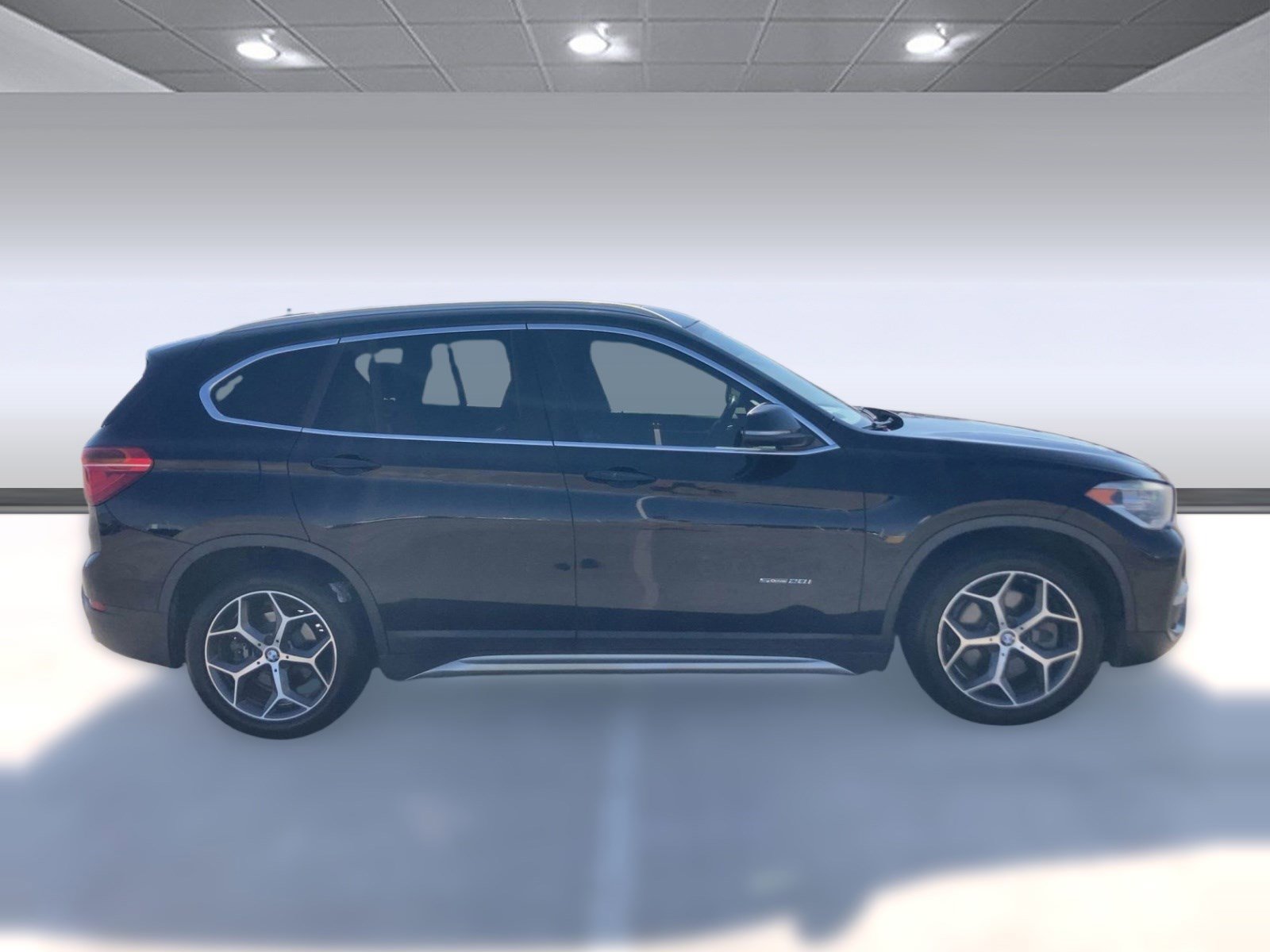 Used 2017 BMW X1 sDrive28i image 8