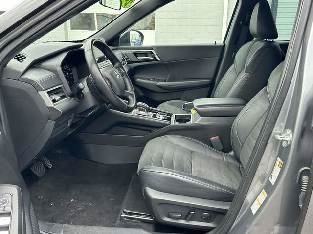 Used 2023 Mitsubishi Outlander SE Black Edition image 15