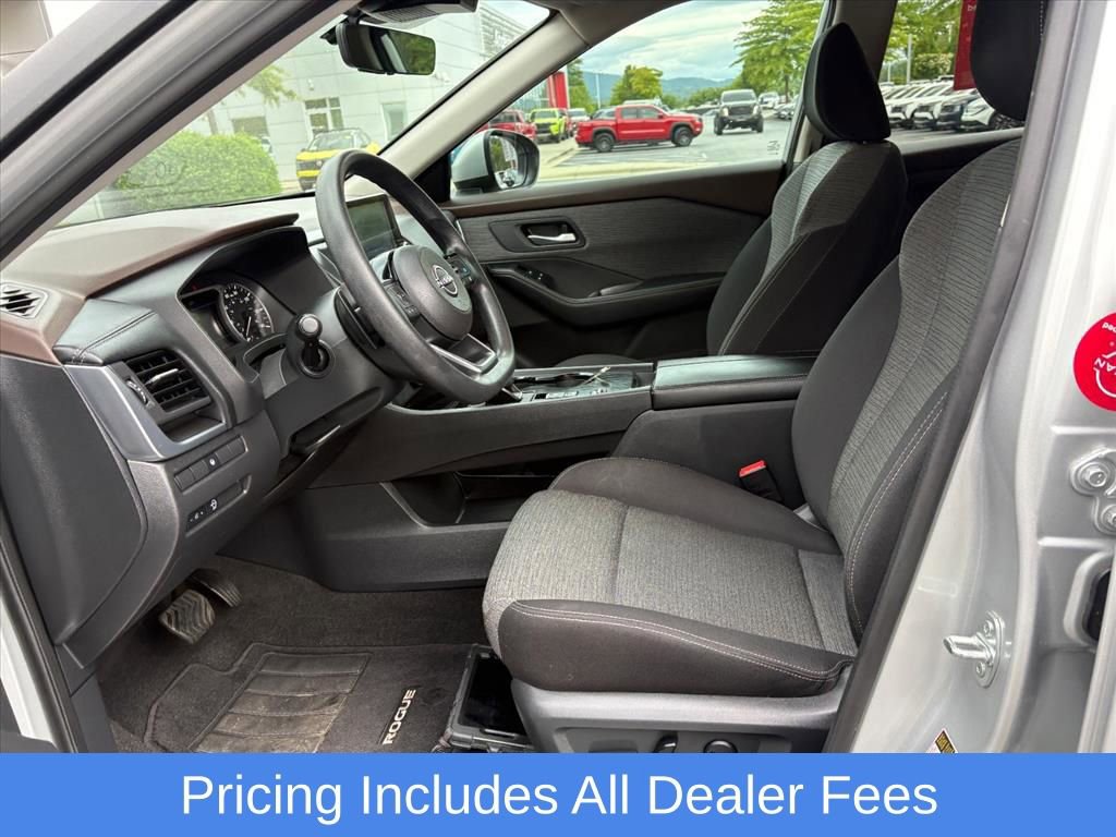 Certified 2023 Nissan Rogue SV FWD image 17