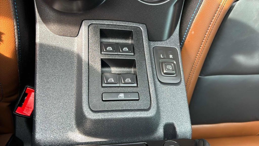 Used 2023 Ford Bronco Outer Banks image 30