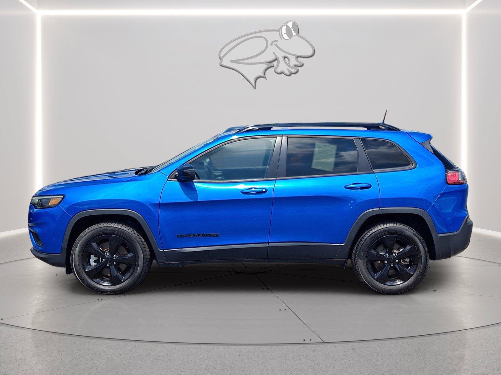 Used 2023 Jeep Cherokee Altitude Lux AWD/4WD image 2