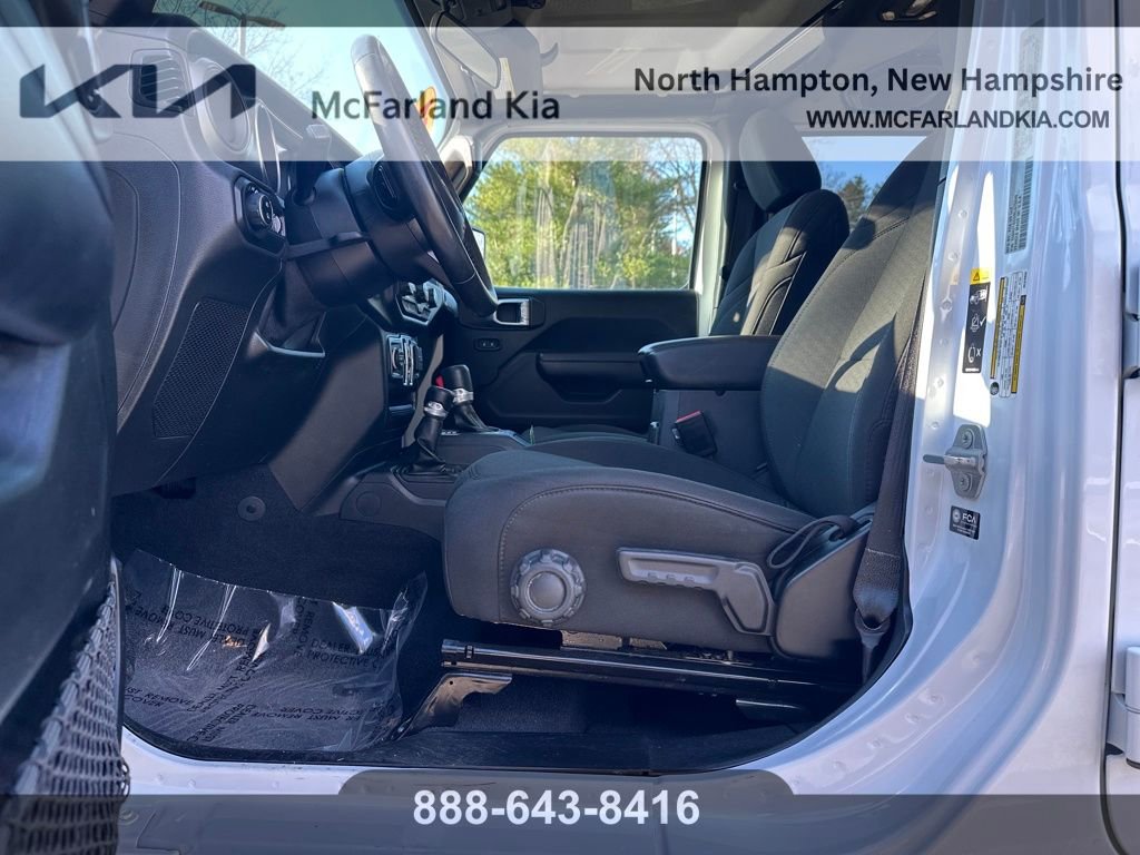 Used 2021 Jeep Gladiator Willys image 11