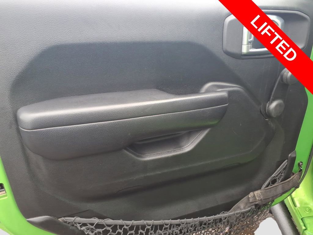 Used 2018 Jeep Wrangler Unlimited Sport image 19