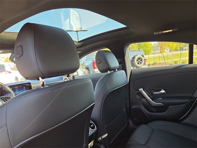 Used 2025 Mercedes-Benz CLA 250 4MATIC image 31