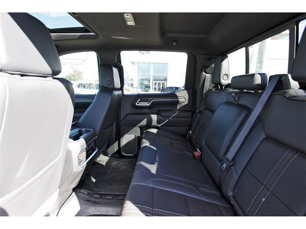 Used 2025 Chevrolet Silverado 1500 High Country w/ High Country Premium Package image 10